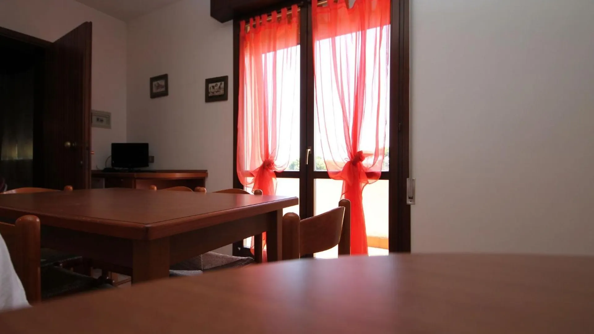 Flat 150M From The Beach And Centre Of Rosolina 罗索利纳马雷